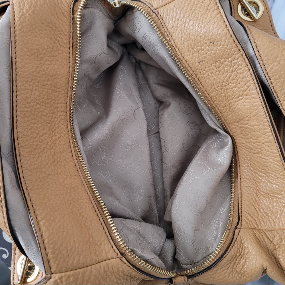 Michael Kors Tan Shoulder Bag - Picture 12 of 16